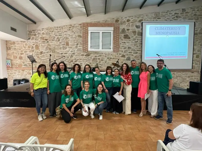 Fotografía de todo el equipo técnico y sanitario responsable de las I Jornadas de Salud de la Mujer Rural.