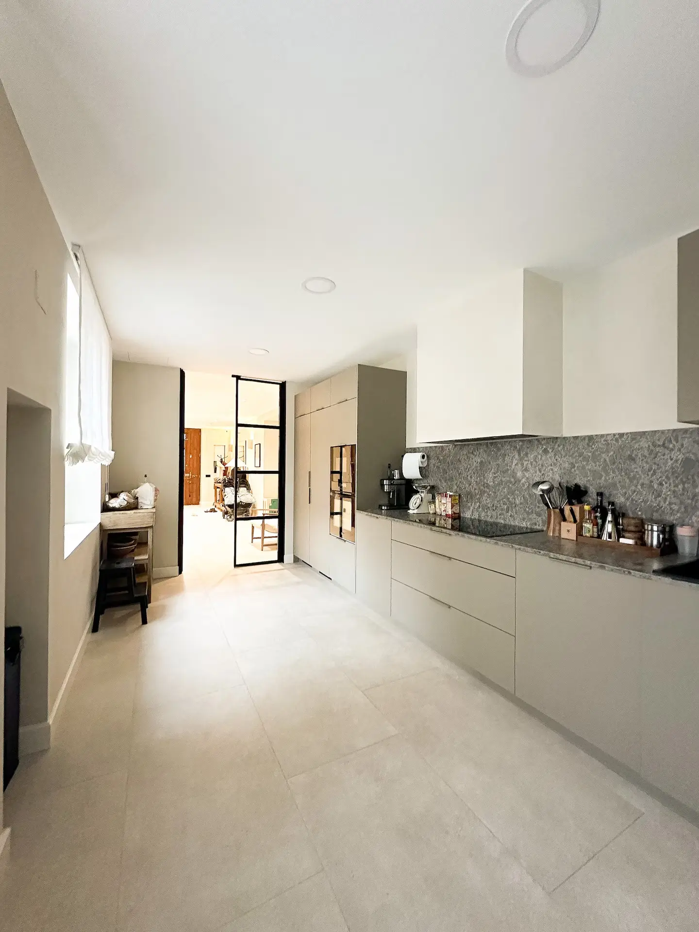 Cocina equipada de la Casa del Rollo en Los Navalmorales